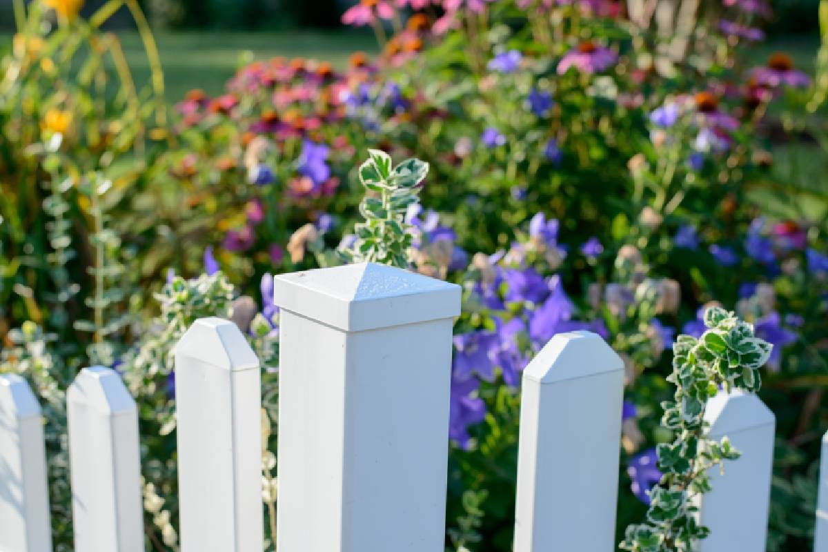 Protect Your Garden With These Viny L Fence Ideas| Myers Fencing