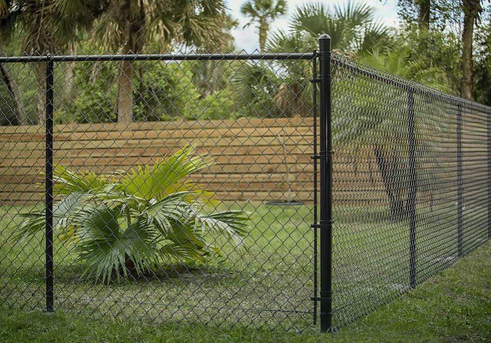 Chain link fence, chain link fence companies, metal chain link fence near Nicholasville, Kentucky (KY)